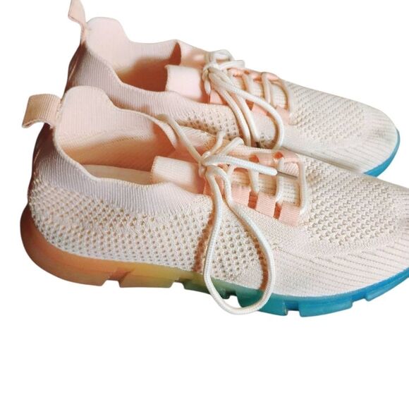 Pink and Blue Athletic Shoes with Breathable Mesh and Modern Design - Picture 5 of 10